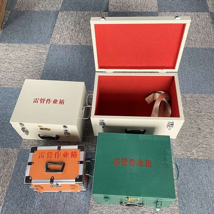 岭口镇爆破工程作业箱如何选择？玻璃钢与传统材质的全面对比